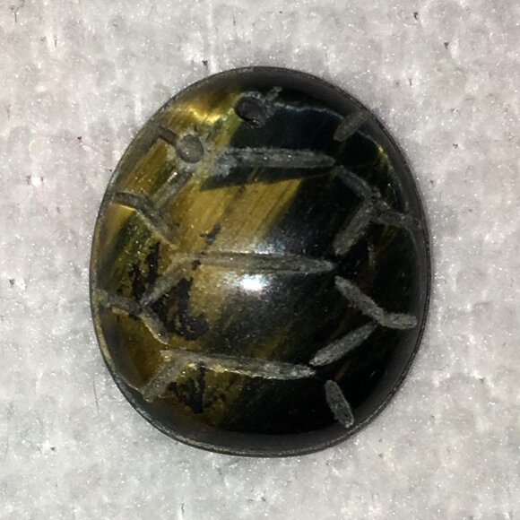 Turtle Design Tigerseye Cabochon - Picture 1 of 3